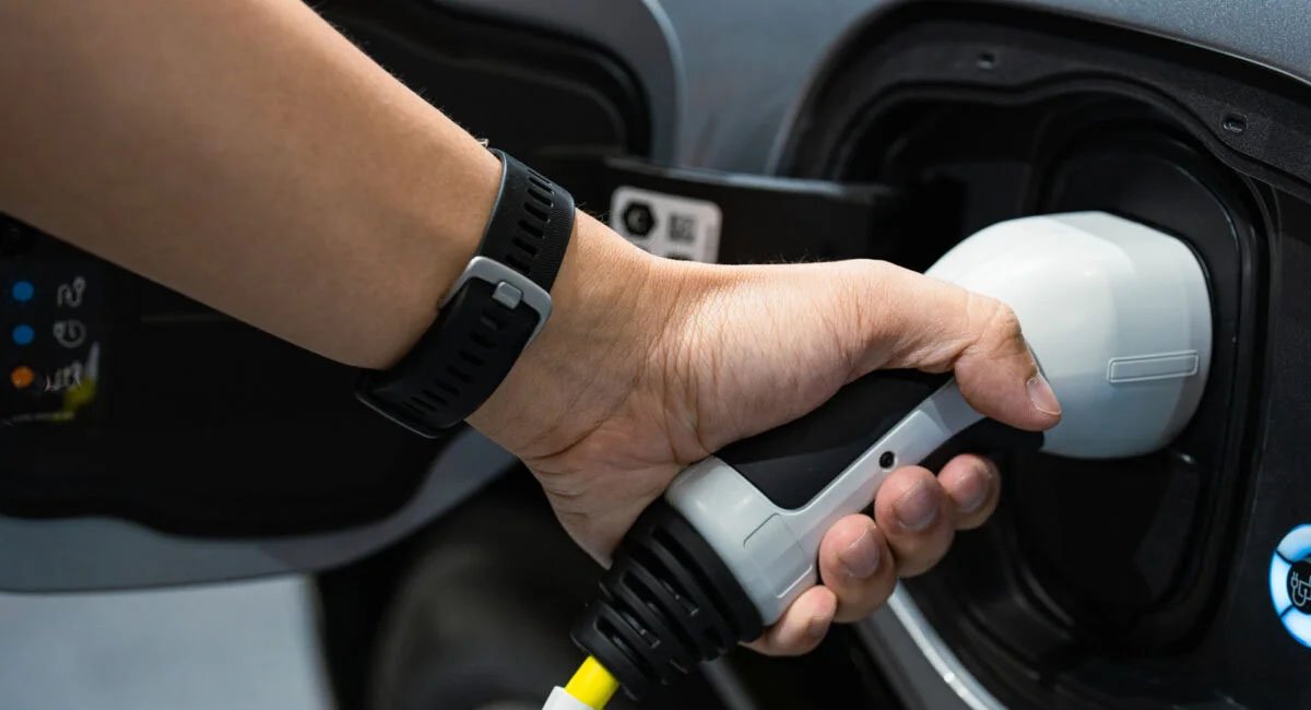 small-electric-car-a-good-competition-to-high-cost-gasoline-driven-cars